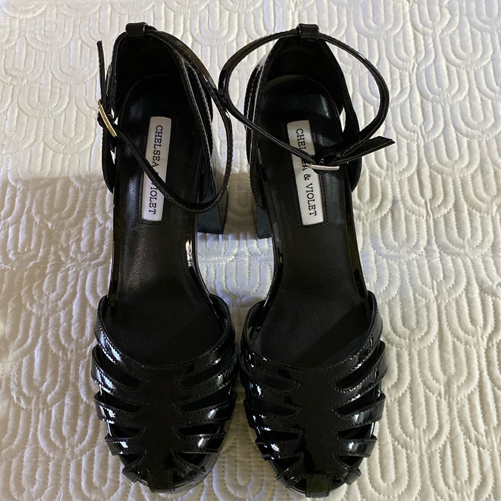 New Chelsea & Violet Arina Black Patent Platform Chunky Heels Shoes 7.5 M